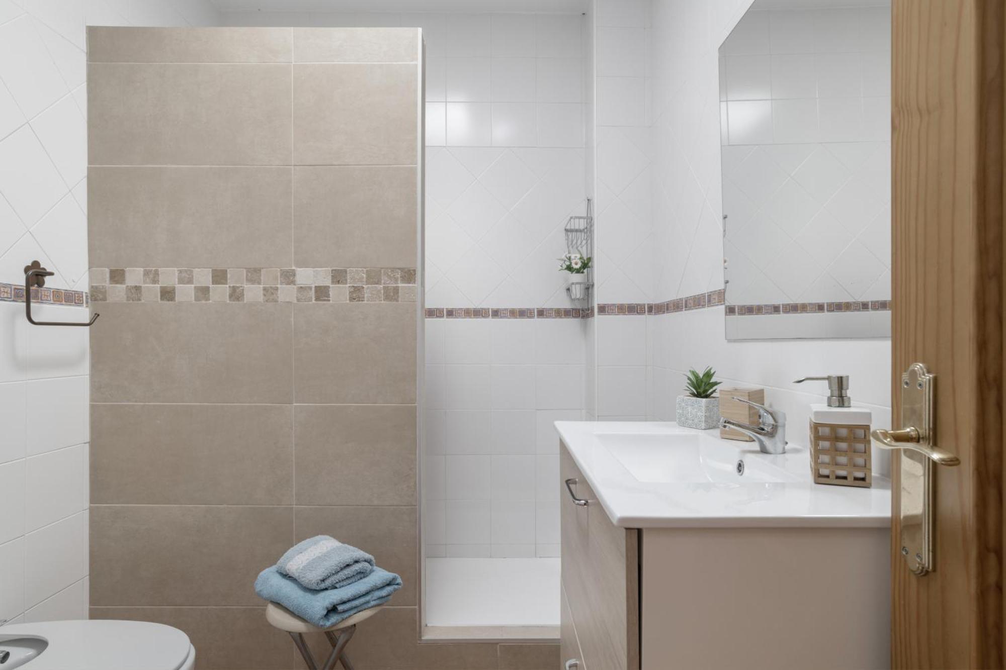 Apartamento Frank - Solo Familias โกนิล เด ลาฟรอนเตรา ภายนอก รูปภาพ