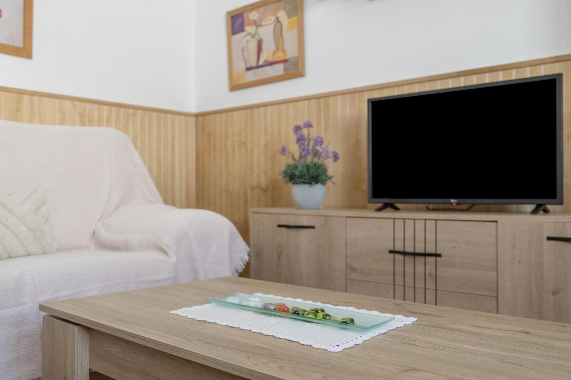Apartamento Frank - Solo Familias โกนิล เด ลาฟรอนเตรา ภายนอก รูปภาพ