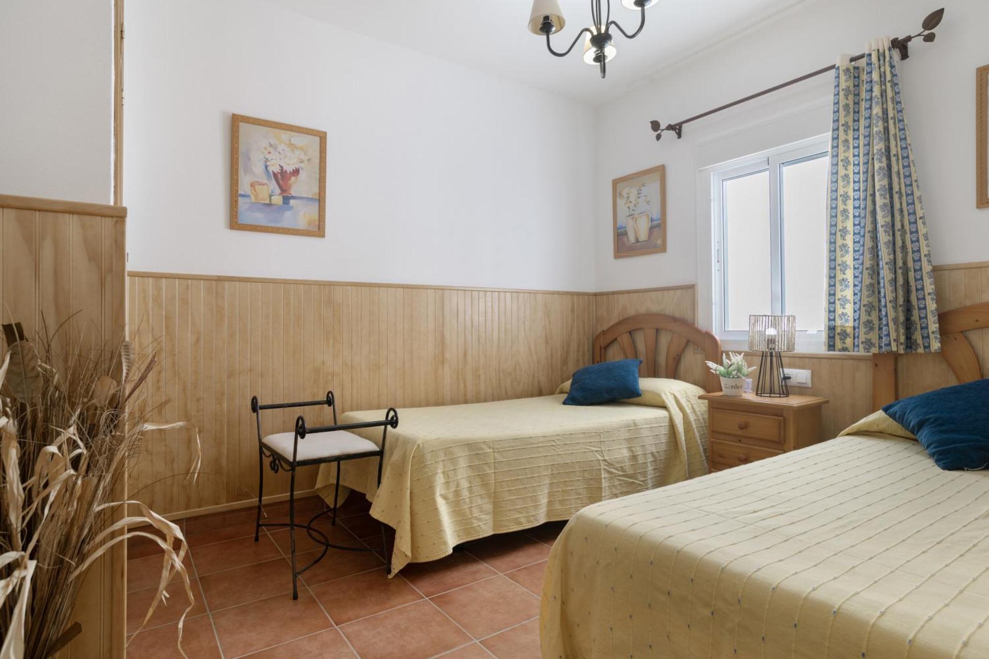 Apartamento Frank - Solo Familias โกนิล เด ลาฟรอนเตรา ภายนอก รูปภาพ